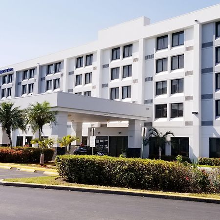 Holiday Inn Express Hotel & Suites Miami - Hialeah By Ihg Bagian luar foto