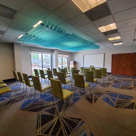 Holiday Inn Express Hotel & Suites Miami - Hialeah By Ihg Bagian luar foto