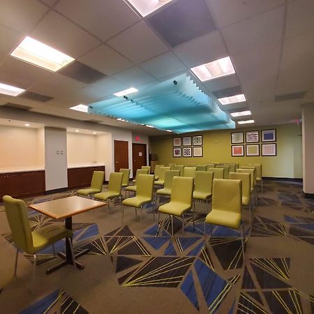 Holiday Inn Express Hotel & Suites Miami - Hialeah By Ihg Bagian luar foto