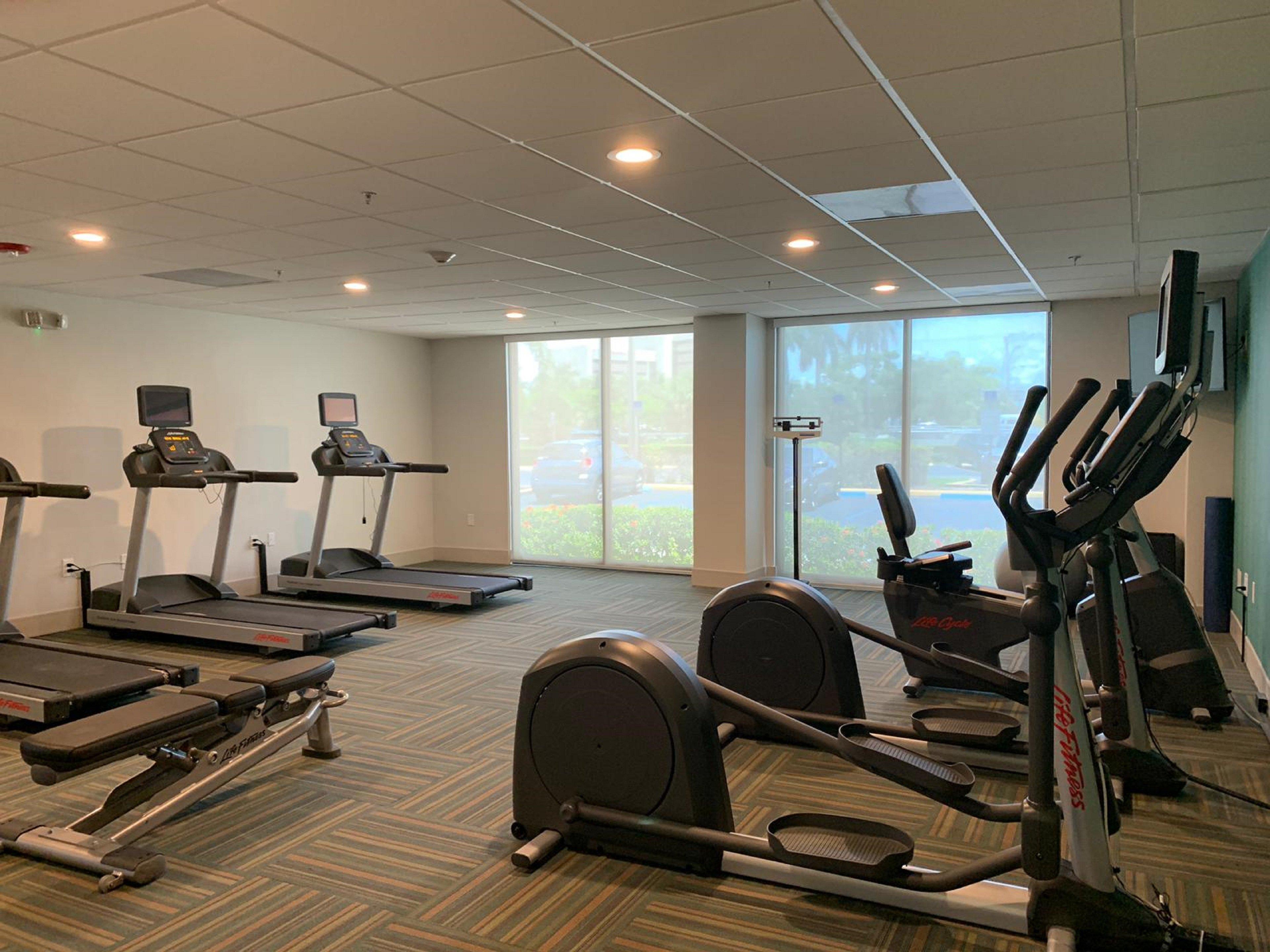 Holiday Inn Express Hotel & Suites Miami - Hialeah By Ihg Bagian luar foto