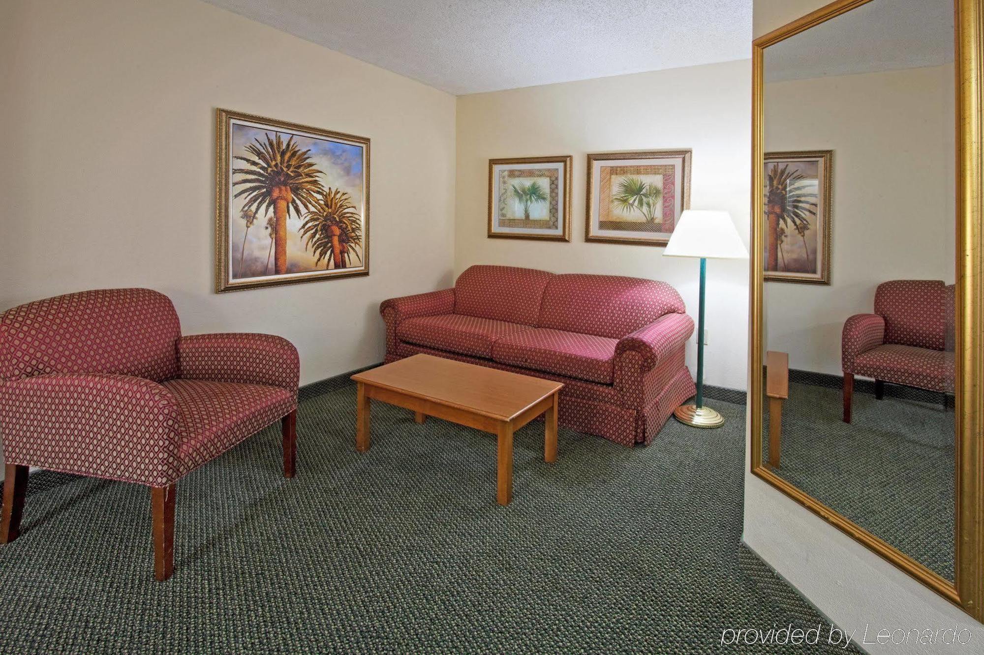 Holiday Inn Express Hotel & Suites Miami - Hialeah By Ihg Bagian luar foto