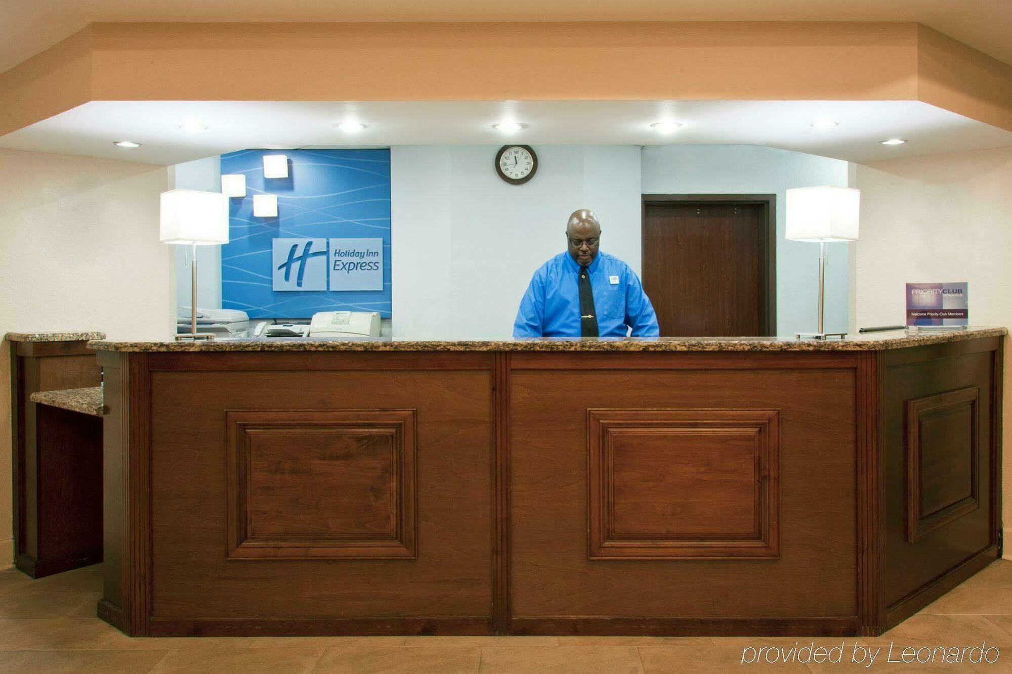 Holiday Inn Express Hotel & Suites Miami - Hialeah By Ihg Bagian luar foto