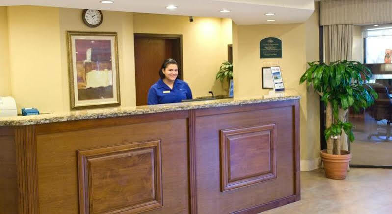 Holiday Inn Express Hotel & Suites Miami - Hialeah By Ihg Bagian luar foto